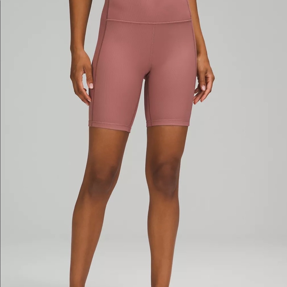 Lululemon Ribbed Contoured High-Rise Short 8"